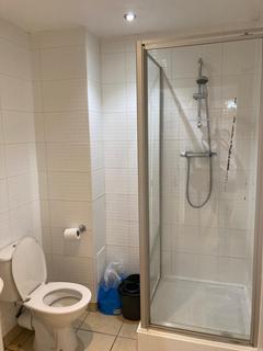 1 bedroom flat to rent, Blackweir House, ,