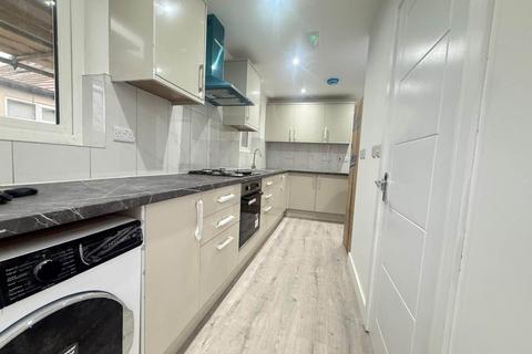 undefined, Woodland Avenue, Slough