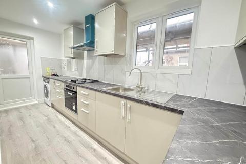 undefined, Woodland Avenue, Slough