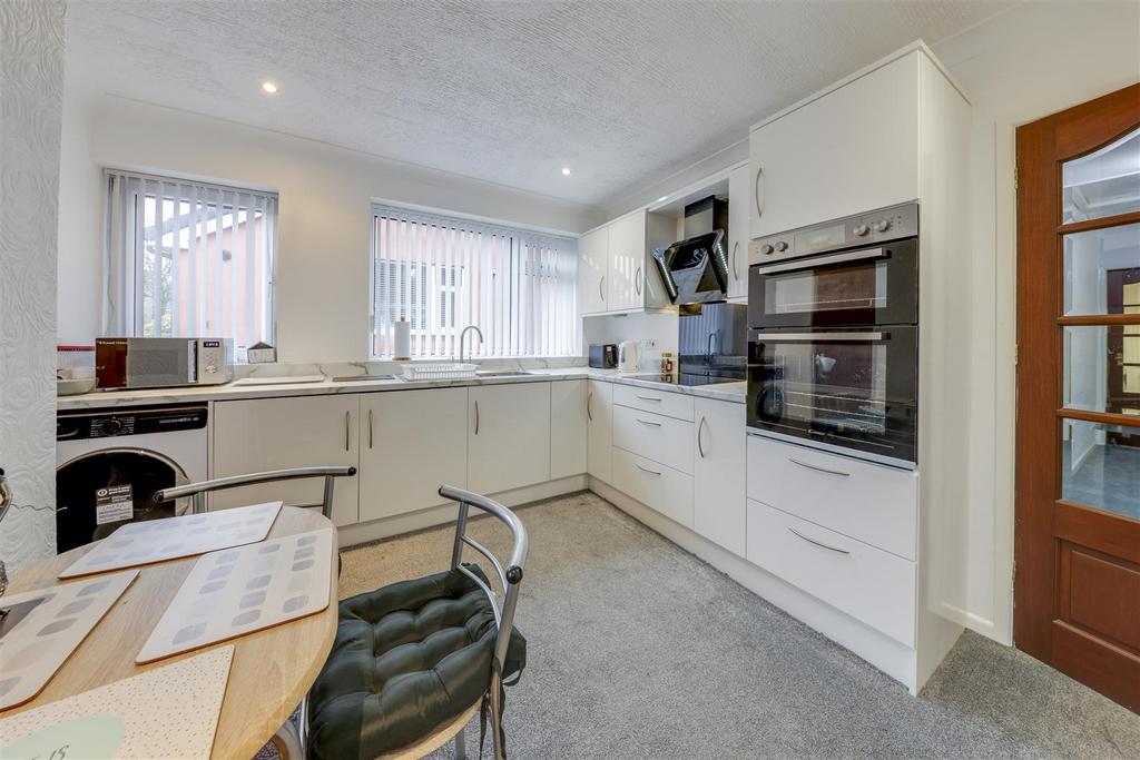 Kitchen / Breakfast