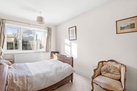 2 bedroom semi-detached bungalow for sale, 18 Ribston Close, Worcester. WR2 6EH