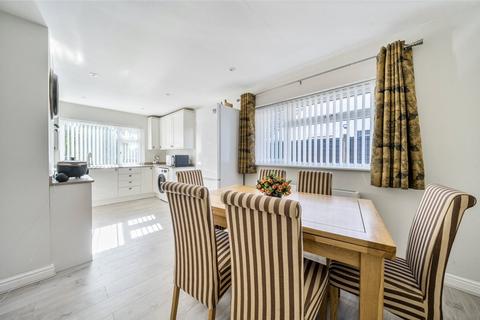 4 bedroom detached bungalow for sale, Ringwood Drive, North Baddesley, Southampton, Hampshire