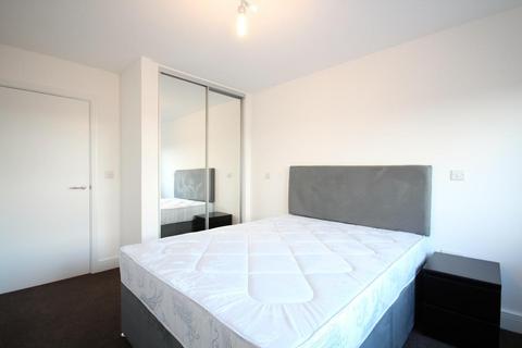 1 bedroom apartment for sale, Roebuck House, Emerald Square, Roehampton, SW15