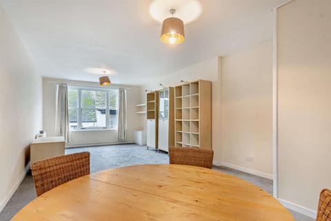 1 bedroom apartment to rent, Moynes Court, Faringdon SN7