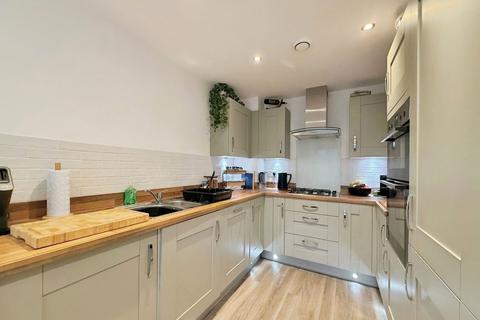 3 bedroom end of terrace house for sale, Sumner Chase, Binfield, Bracknell