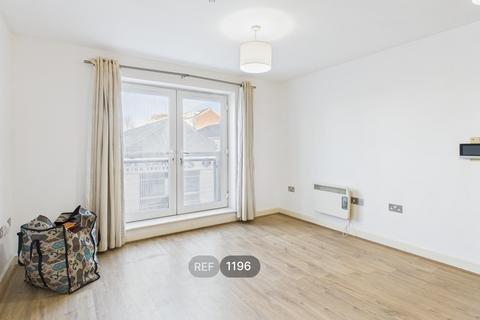 2 bedroom apartment to rent, Spring Street, HU2