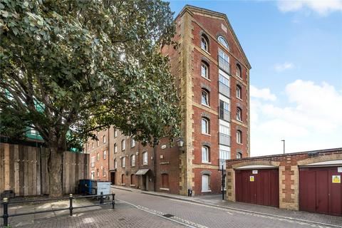 4 bedroom flat to rent, Porters House, Town Quay, SO14