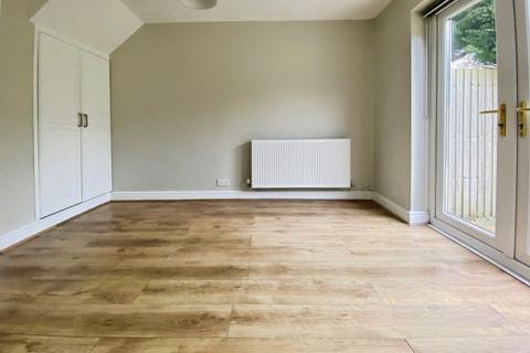 3 bedroom house to rent, Easterly Close, Brackla, CF31 2NA