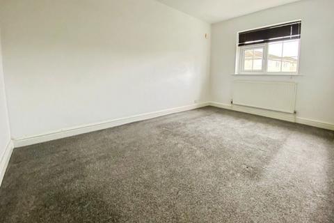 3 bedroom house to rent, Easterly Close, Brackla, CF31 2NA