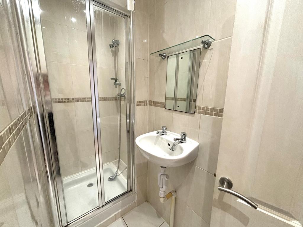 Bthroom 22 westcourt