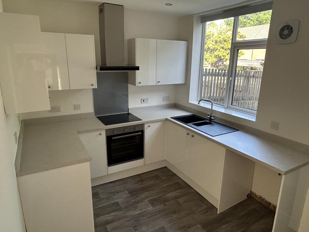LL Kitchen 1