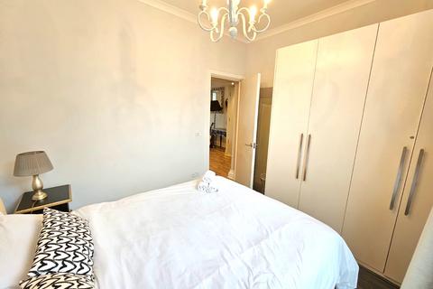 1 bedroom flat to rent, Ladbroke Grove, London W10