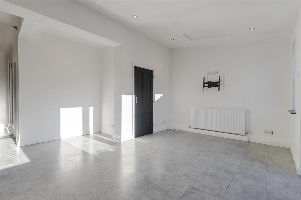 Dining/ family room