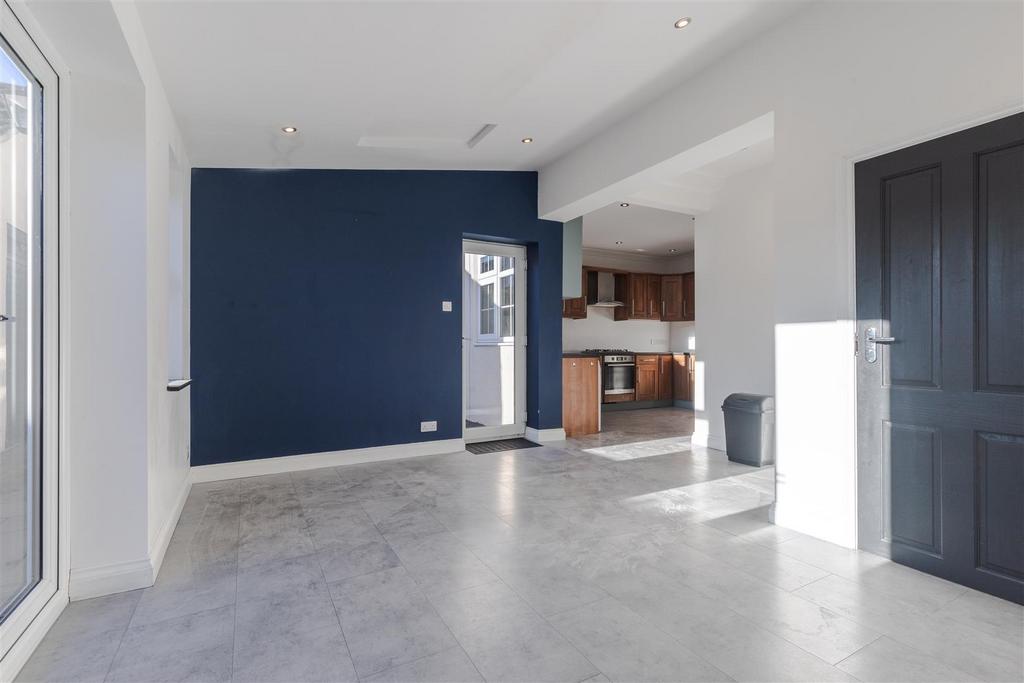 Dining/ family room
