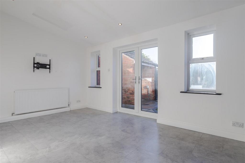 Dining/ family room