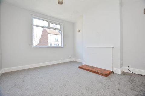 2 bedroom semi-detached house for sale, North Parade, Scunthorpe