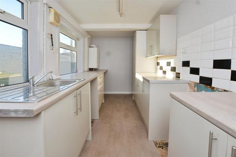2 bedroom semi-detached house for sale, North Parade, Scunthorpe