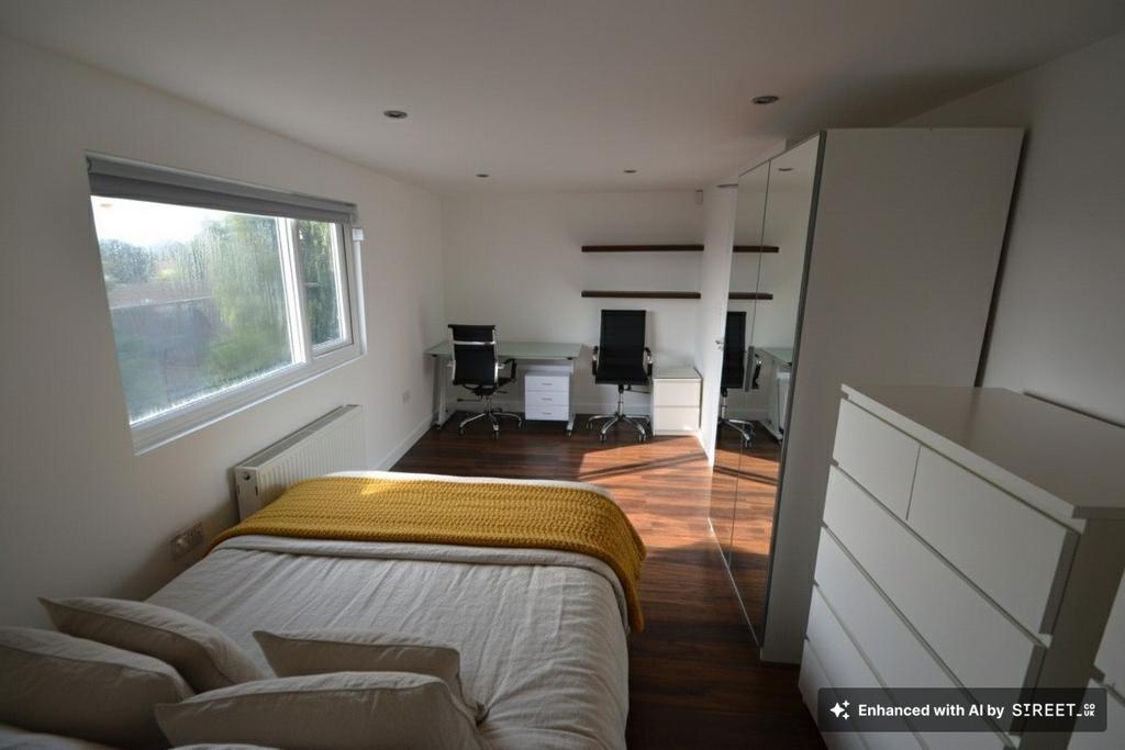 Bedroom 1 (1)