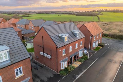 3 bedroom townhouse for sale, Talbot Drive, Heathcote Park , Warwick, CV34
