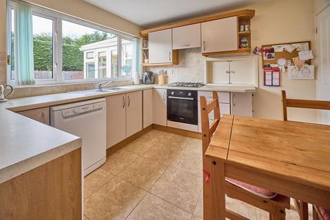 4 bedroom detached house for sale, Lupin Close, Burbage, Hinckley