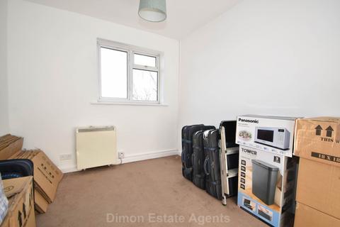 2 bedroom maisonette for sale, Battery Close, Gosport