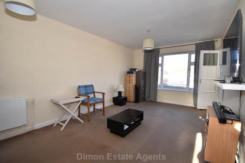 2 bedroom maisonette for sale, Battery Close, Gosport