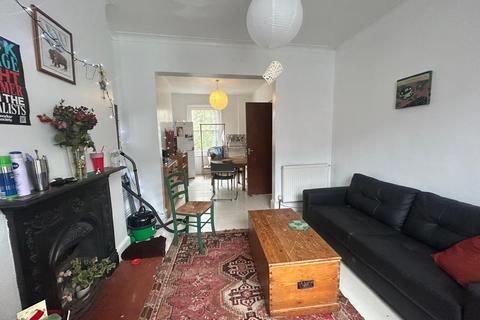4 bedroom terraced house to rent, Brighton BN2