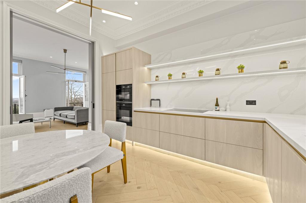 Kitchen/Reception