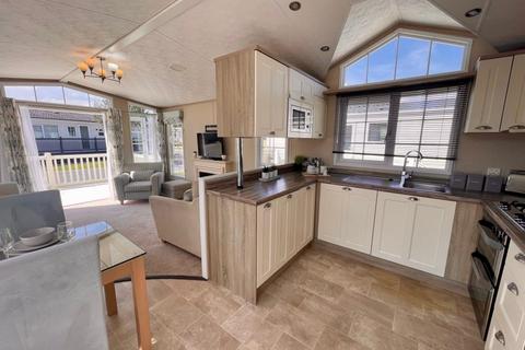 3 bedroom park home for sale, Par Sands Coastal Holiday Park