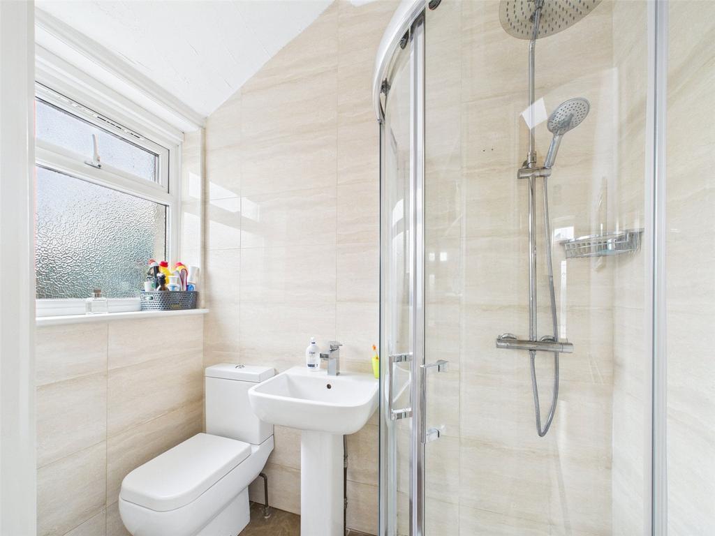 Gf Shower Room