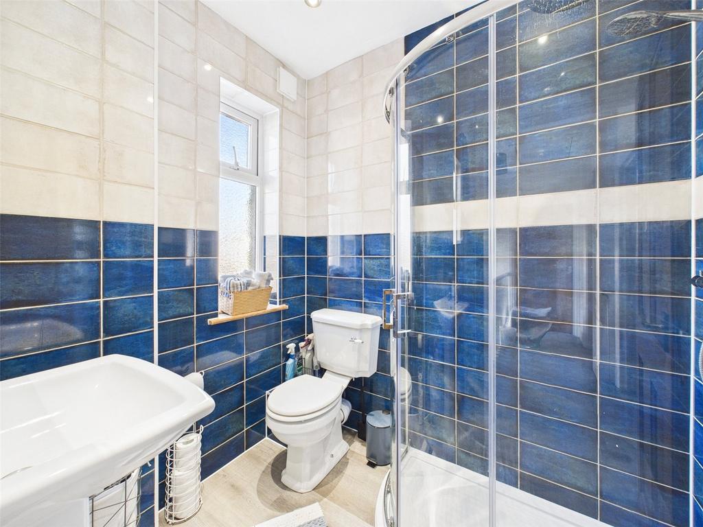 FF Shower Room