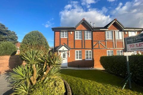 3 bedroom detached house to rent, 1 Sandringham Road, Hindley