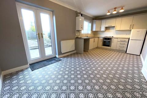 3 bedroom detached house to rent, 1 Sandringham Road, Hindley