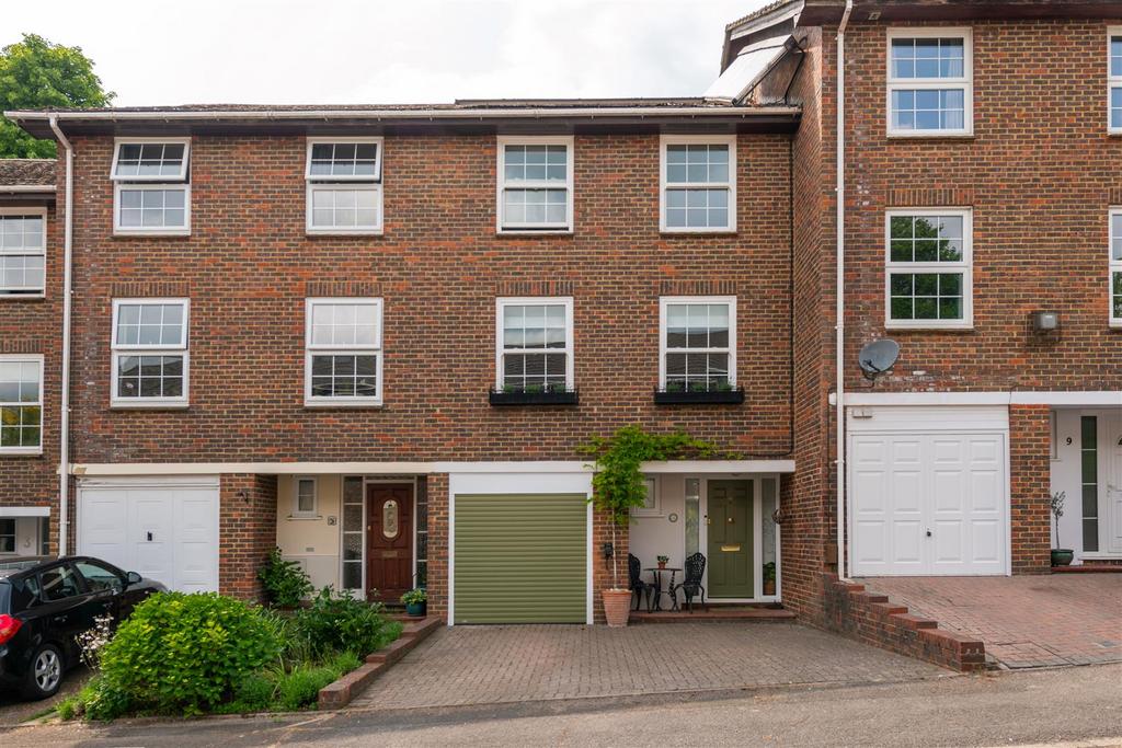 7 Ardshiel Drive external 1.jpg
