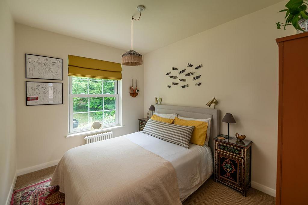 Bedroom 2.JPG