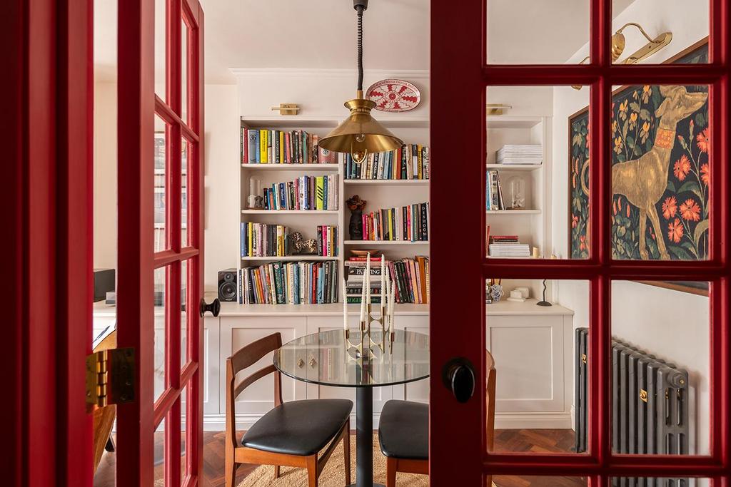 Table-chairs-bookshelf.JPG