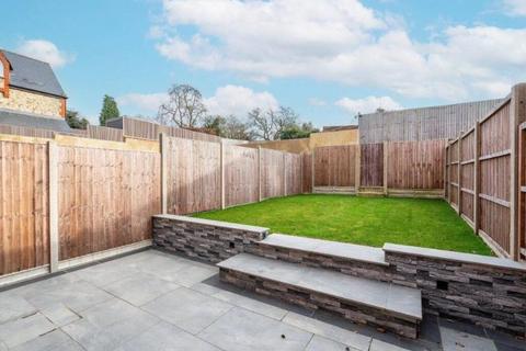 4 bedroom house to rent, Chapel Croft, Kings Langley WD4
