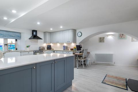 3 bedroom end of terrace house for sale, Fotheringhay Mews, Oundle, Northamptonshire, PE8