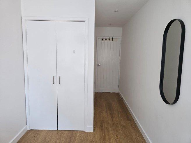 Burleigh-street-cb1-1dj-1034534