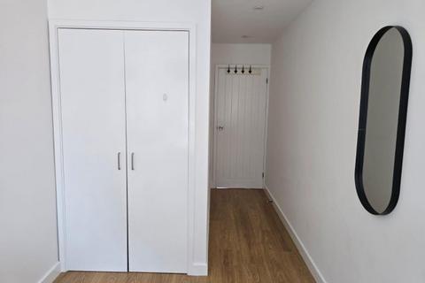 2 bedroom flat to rent, Burleigh Street