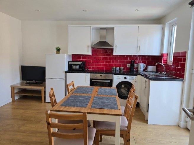 Burleigh-street-cb1-1dj-1034540