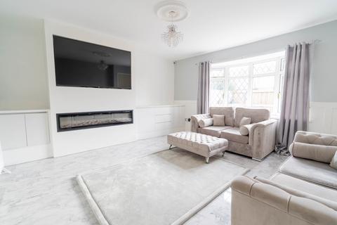 3 bedroom end of terrace house for sale, Leeds LS10