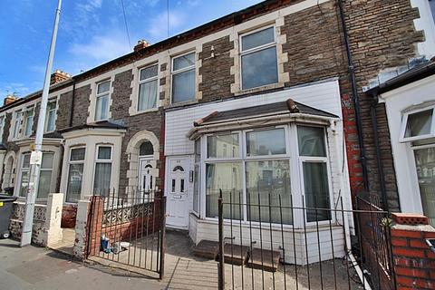 3 bedroom ground floor flat to rent, Mackintosh Place, Cardiff CF24