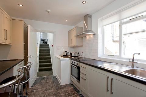 1 bedroom flat to rent, Percy Road, Shepherd's Bush, London, W12