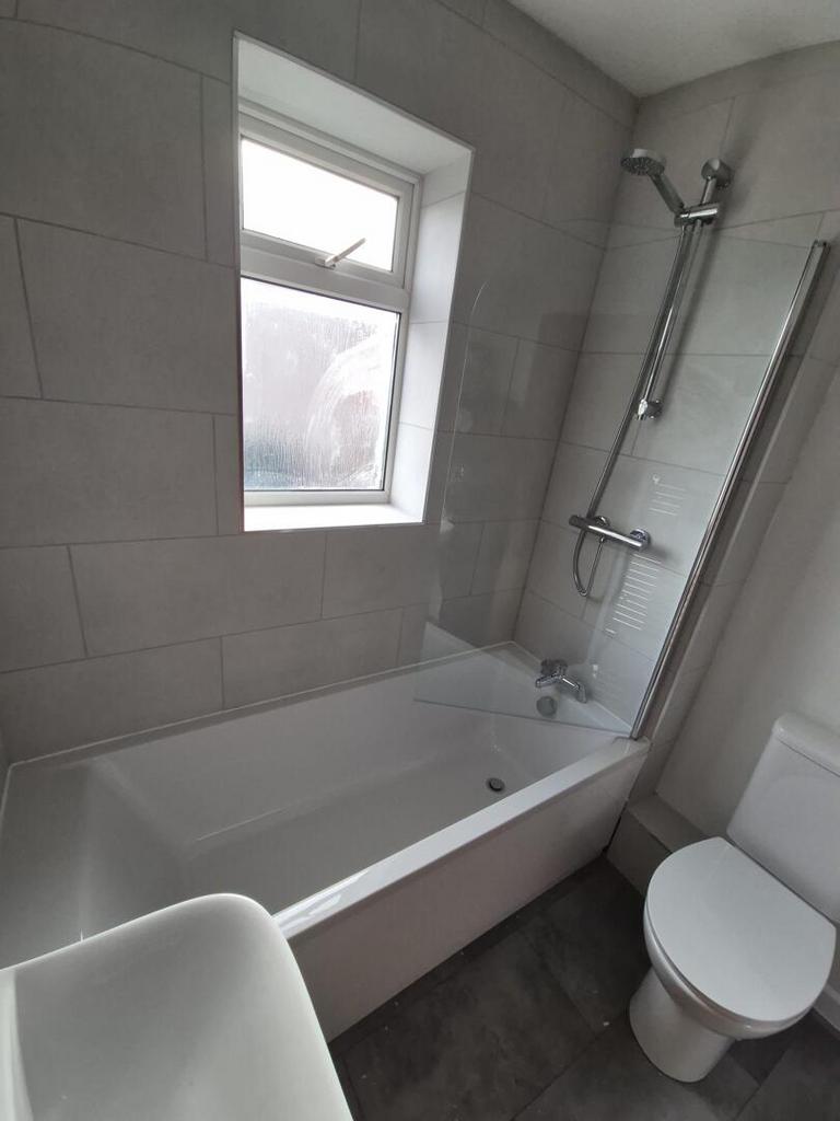 Bathroom ..jpg