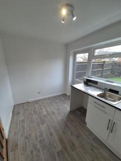 2 bedroom semi-detached house to rent, Trajans Way, Shepton Mallet