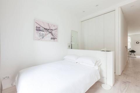 undefined, Tooley Street, London Bridge, London, SE1