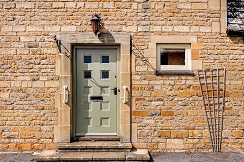 undefined, Main Street, Cirencester GL7