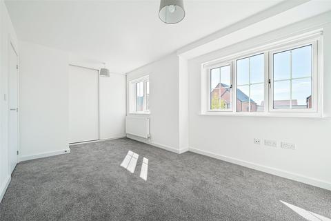 3 bedroom semi-detached house to rent, Hailwood Avenue, Berkshire RG45