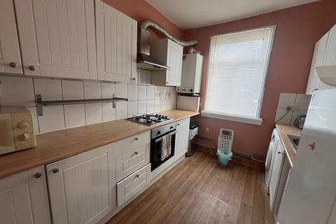 2 bedroom flat to rent, Kingswood Road, Ilford, Essex, IG3